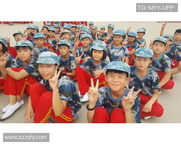 学子化身足球明星追梦之路展现青春激情与拼搏精神